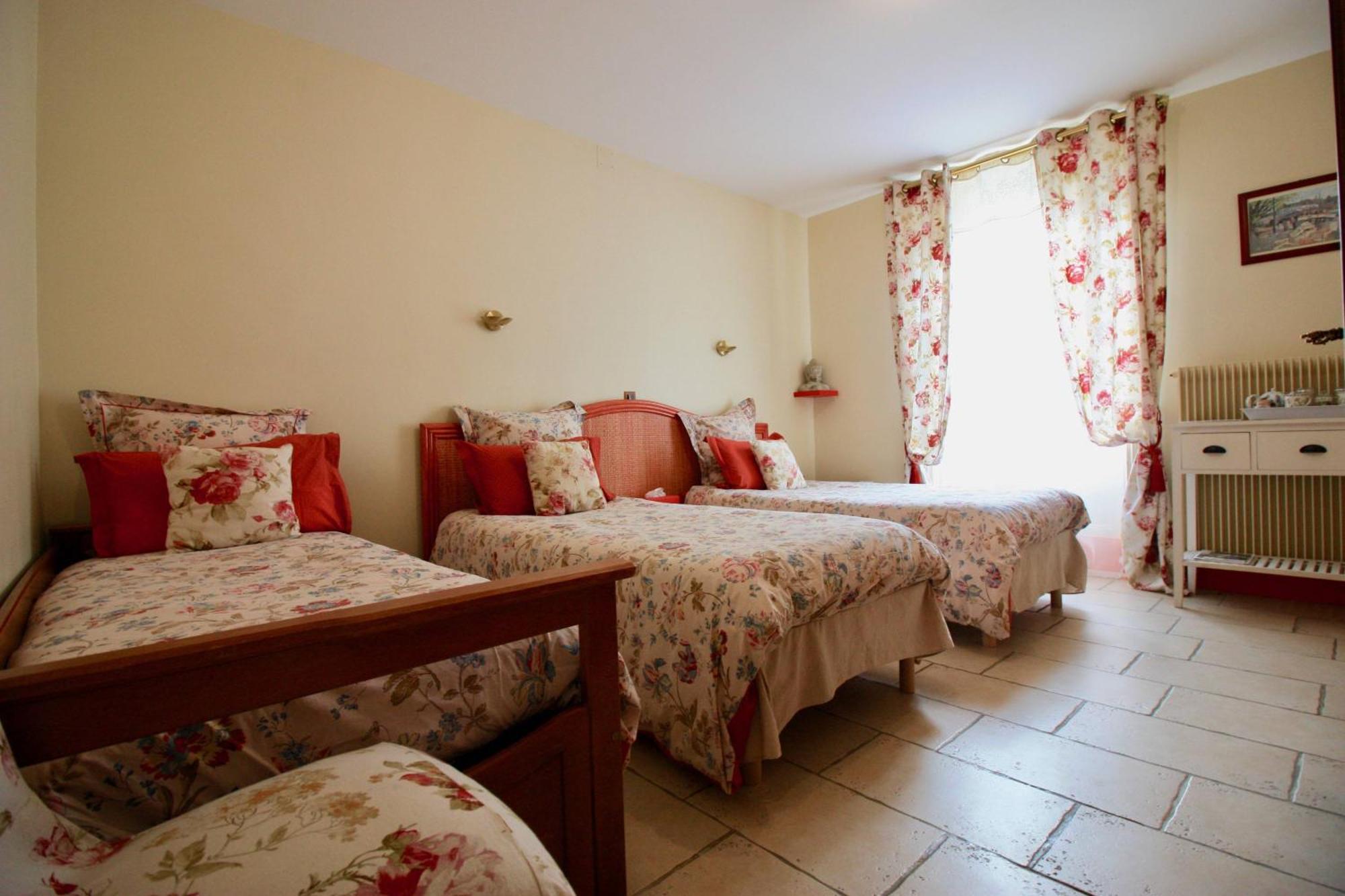 Aggarthi Bed&Breakfast Bayeux Ruang foto