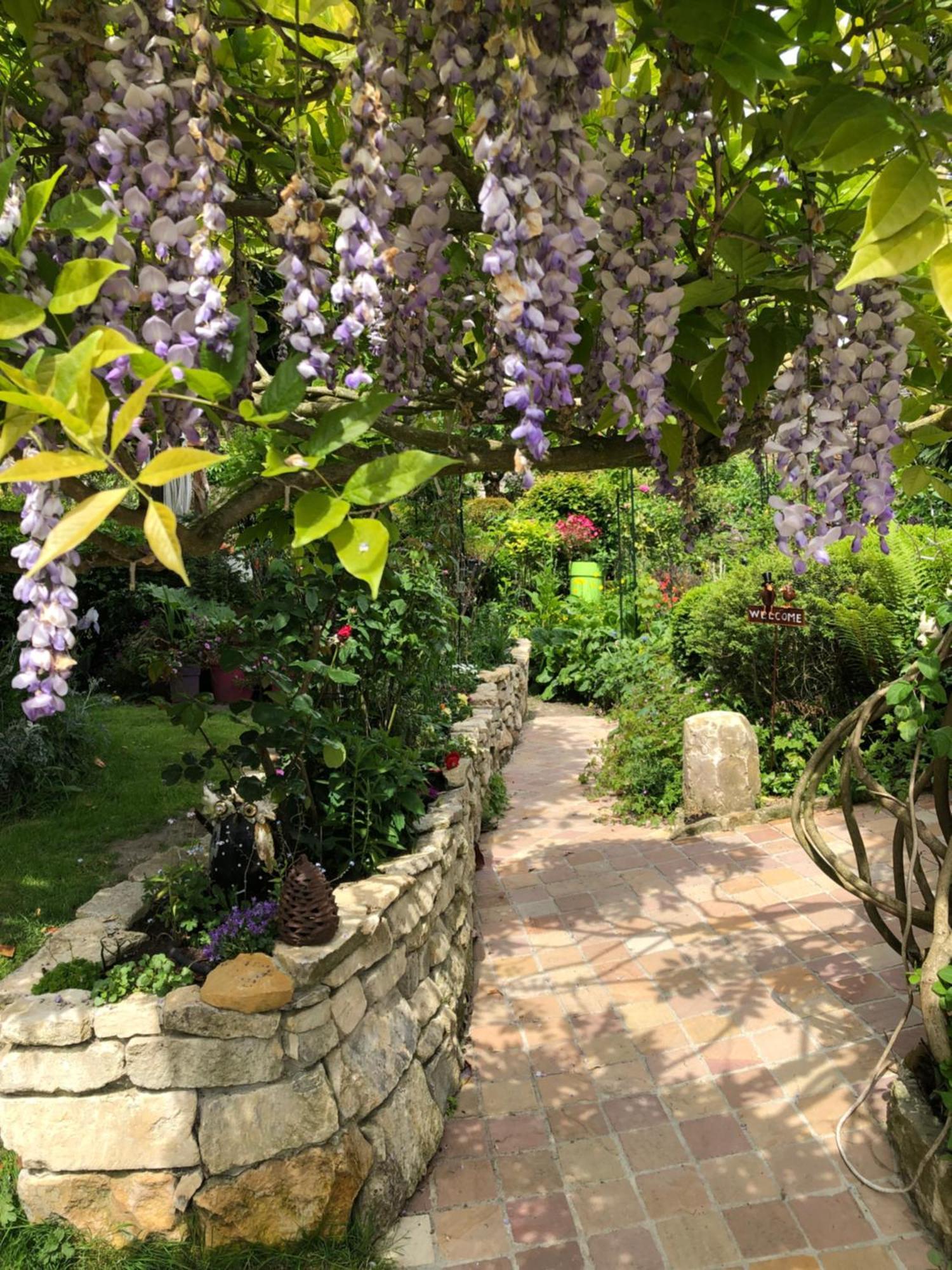 Aggarthi Bed&Breakfast Bayeux Bagian luar foto