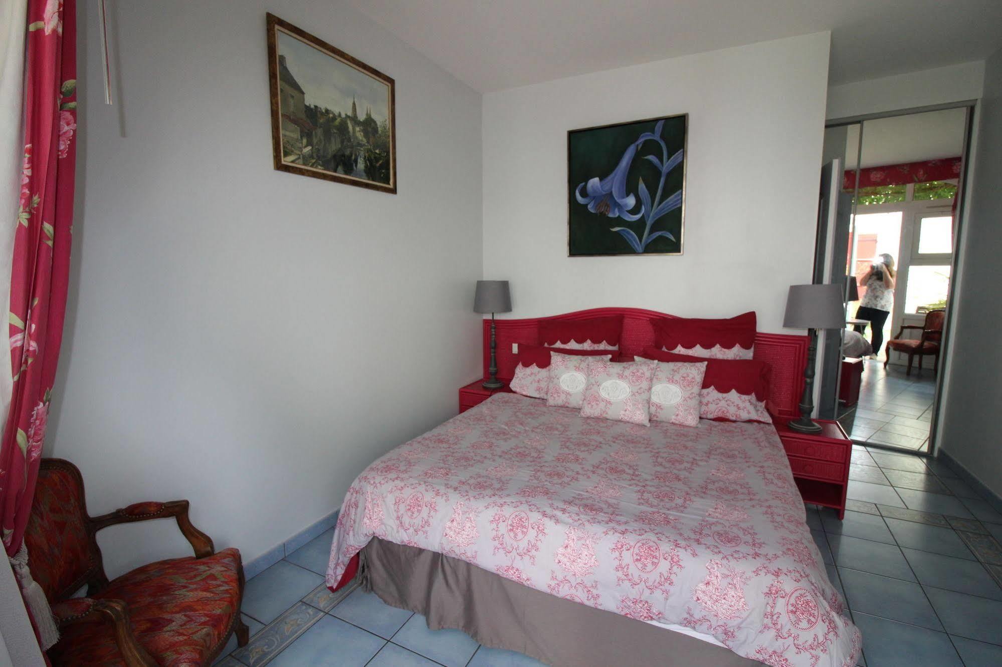Aggarthi Bed&Breakfast Bayeux Bagian luar foto