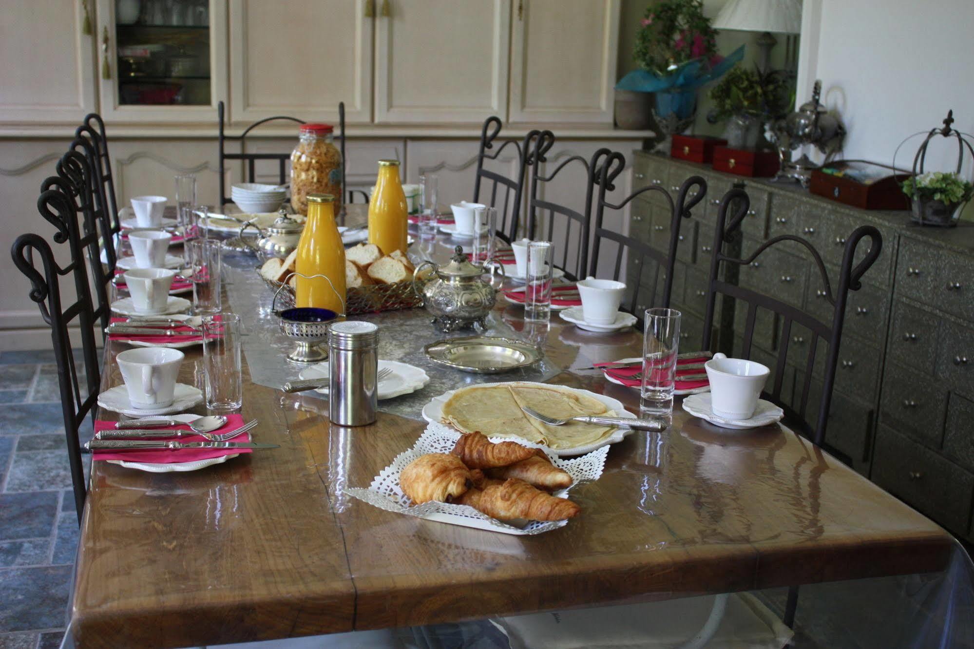 Aggarthi Bed&Breakfast Bayeux Bagian luar foto