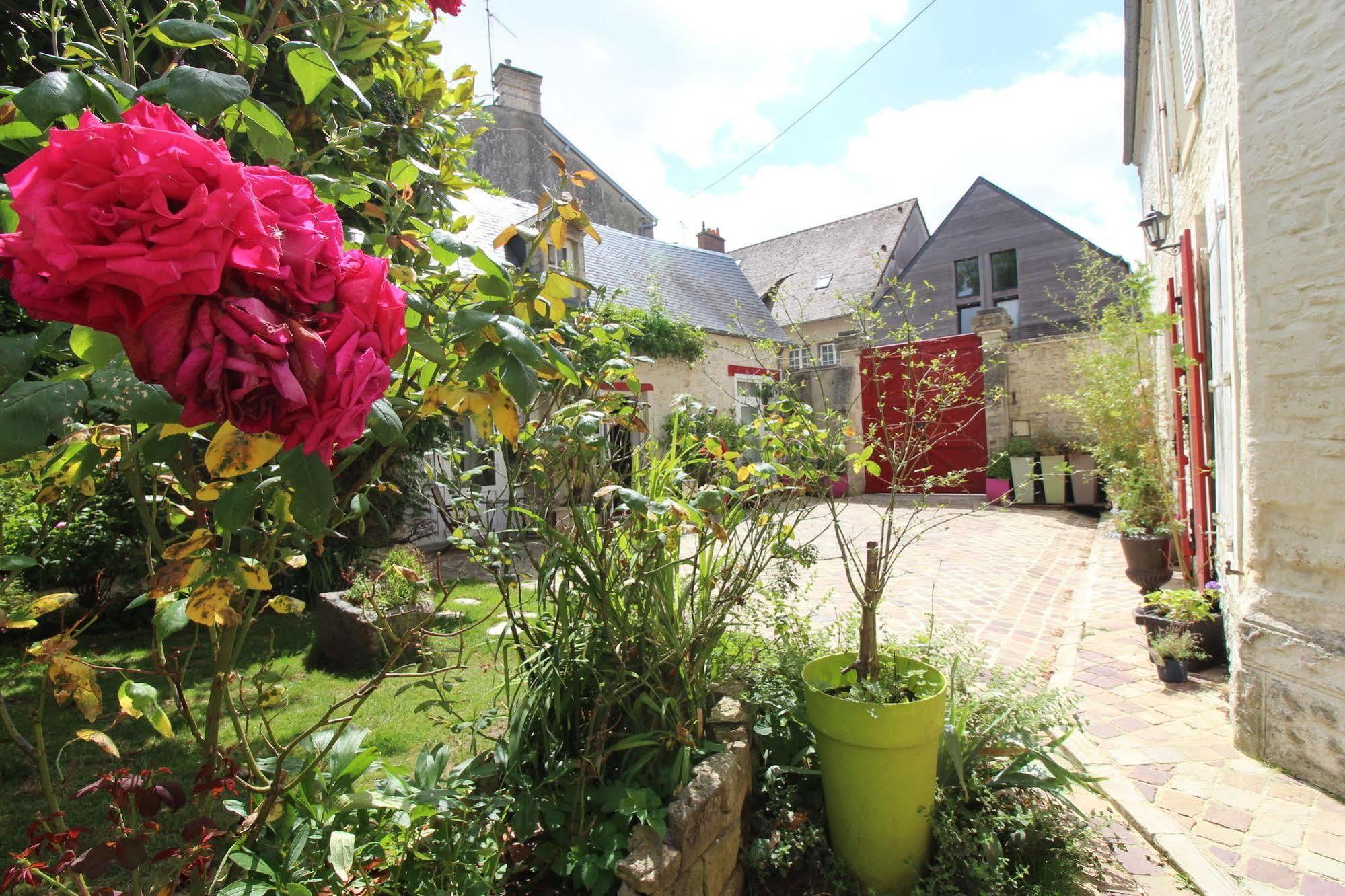 Aggarthi Bed&Breakfast Bayeux Bagian luar foto